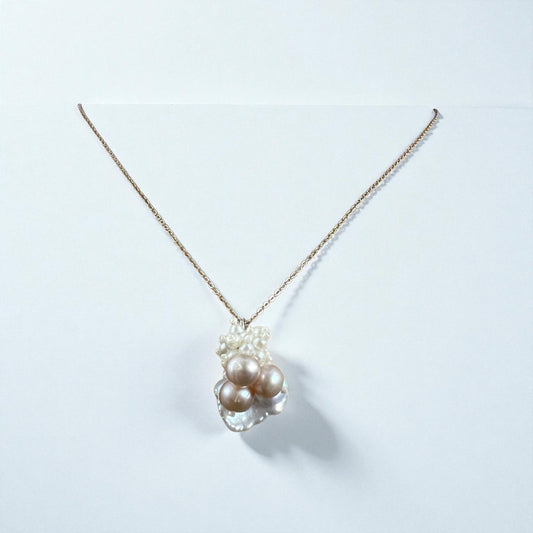 🤍 Flirty Pearl – For Your Special Someone 🤍