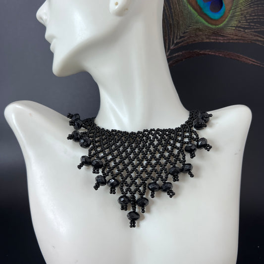 Knight Triangle Net Choker