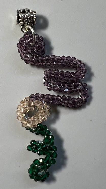 Elegant "Mom" Beaded Pendant