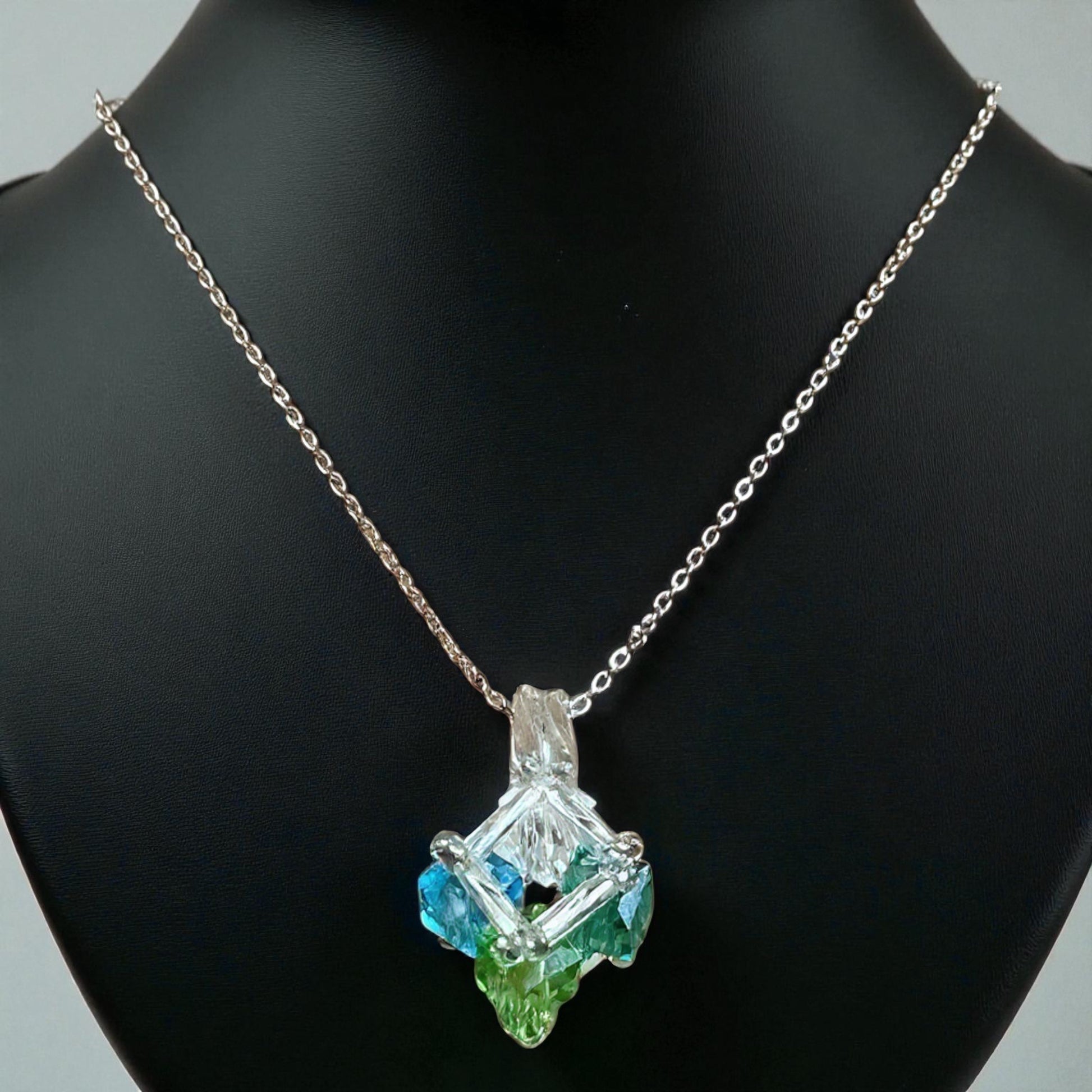 Shades of Life – Brilliant Colors Necklace